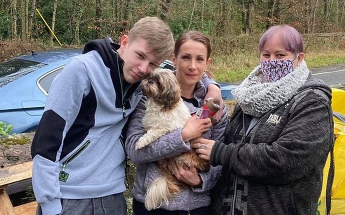 Chú chó mất tích 8 năm trước bất ngờ trở về đoàn tụ với chủ nhân Ảnh 2