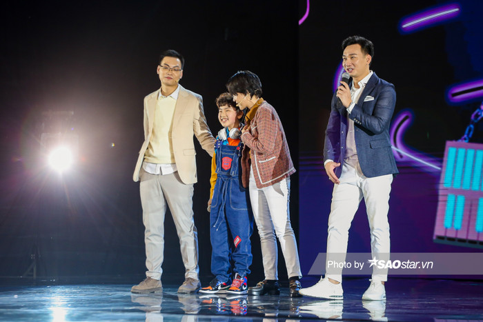 'Hoàng tử mắt hí' Đăng Bách: Fan cứng của Vũ Cát Tường, đàn hay nhảy đẹp lại còn làm mẫu nhí cực ngầu Ảnh 15