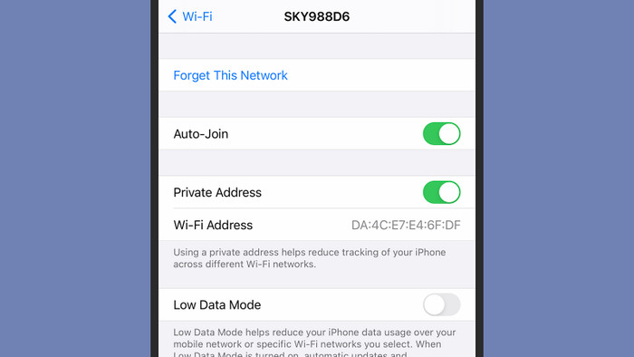 Kiểm tra lại kết nối Wi-Fi trên iPhone. (Ảnh: Gizmodo)