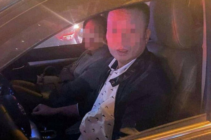 Hình ảnh tài xế hành hung nam thanh niên.