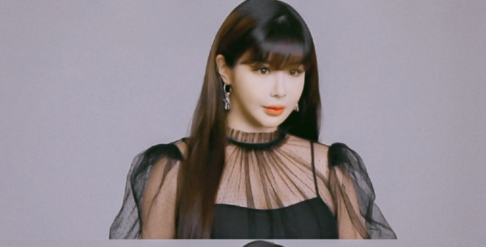 'Cô béo' Park Bom (2NE1) lột xác sau khi giảm 11kg: Mặt vẫn đơ như búp bê bị hỏng! Ảnh 4