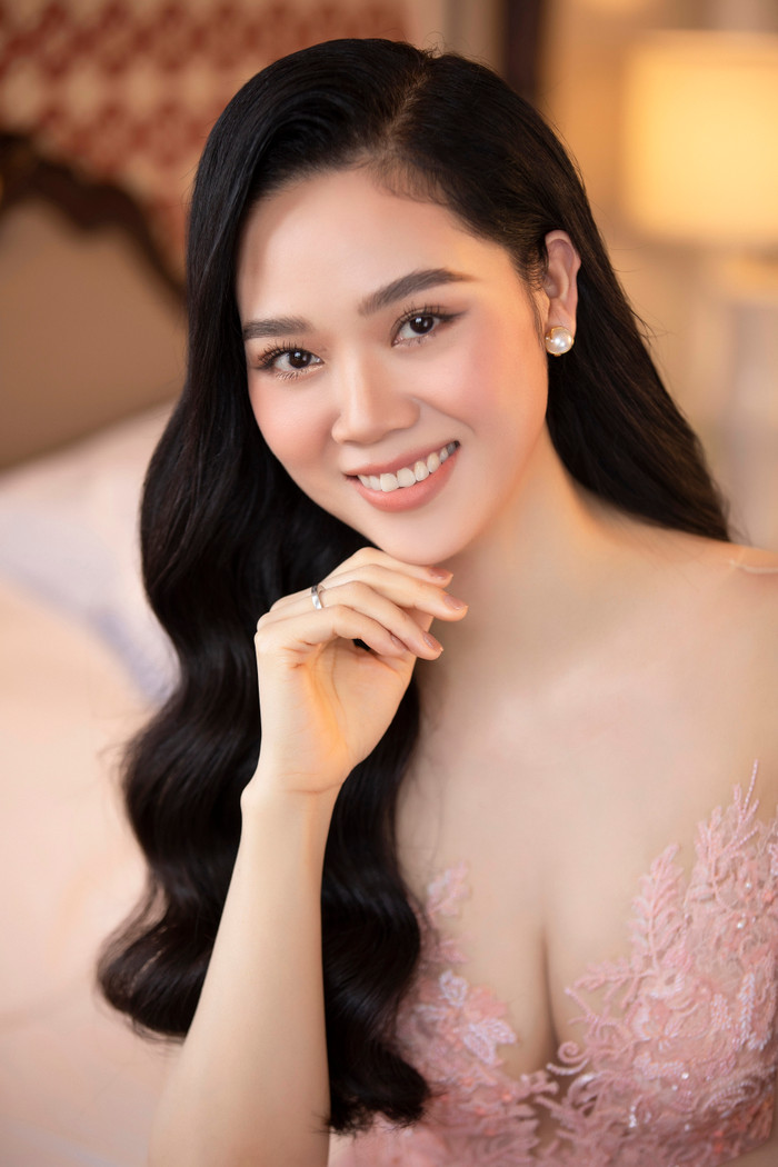 HHVN 2002 Mai Phương khoe dáng ngọc, kín đáo e ấp mà quyến rũ mê hồn Ảnh 2