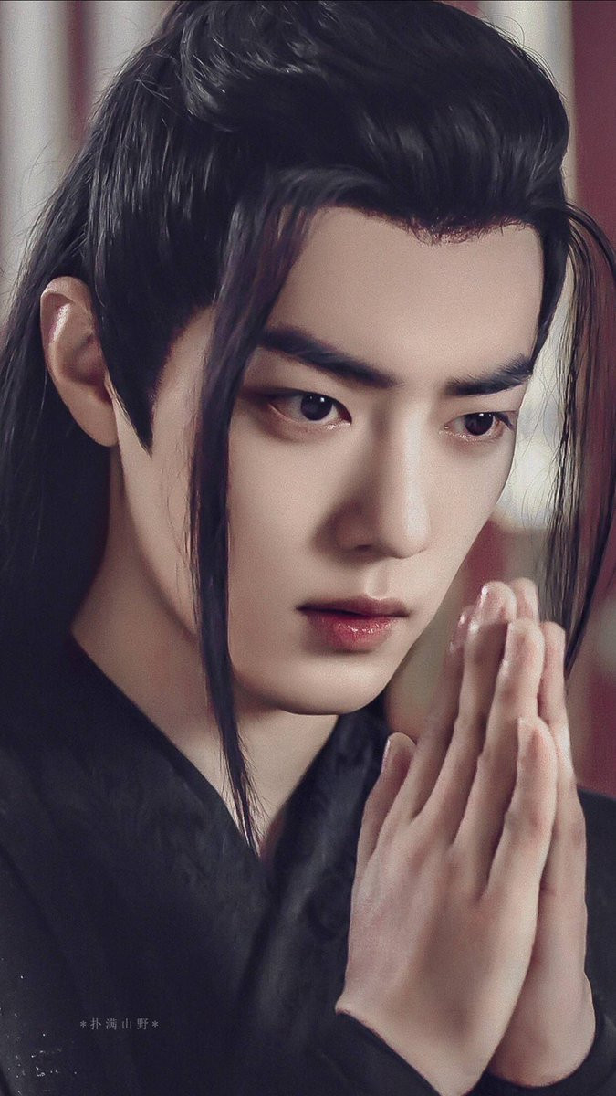 Năm 2020 là một năm khó khăn, sóng gió với Tiêu Chiến khiến anh phải 'ở ẩn' một thời gian dài. Thế nhưng, mỗi khi ngôi sao Trần tình lệnh xuất hiện đều khiến dân mạng dậy sóng, phát sốt với lượng tương tác Weibo cực khủng.