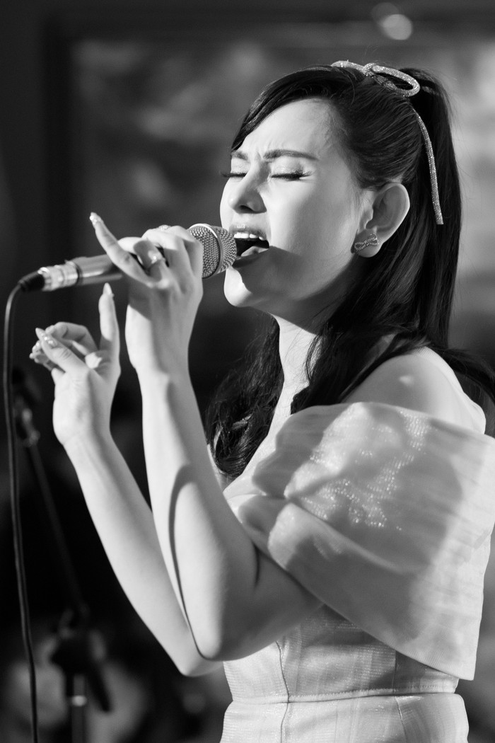 Thu Thủy gây thương nhớ khi tái hiện loạt hit đình đám hơn chục năm trước Ảnh 9