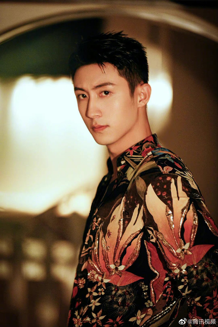 Địch Lệ Nhiệt Ba tiếp tục hợp tác với Hoàng Cảnh Du? Ảnh 3