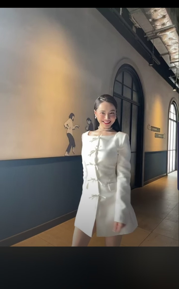 Ngắm nhìn bà xã Trường Giang, cảm tưởng cụm từ 'lão hóa ngược' là hoàn toàn có thật.