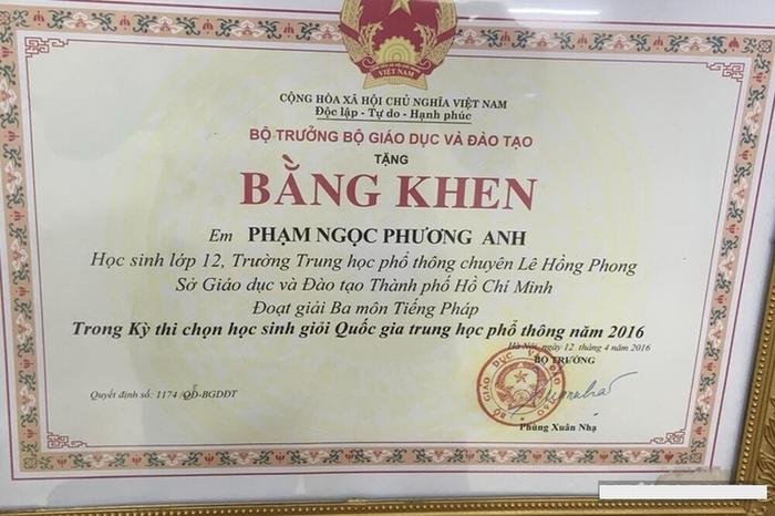 Á hậu Phương Anh gây 'sốt' với vẻ đẹp trong veo với loạt ảnh áo dài từ thời cấp 3 Ảnh 12