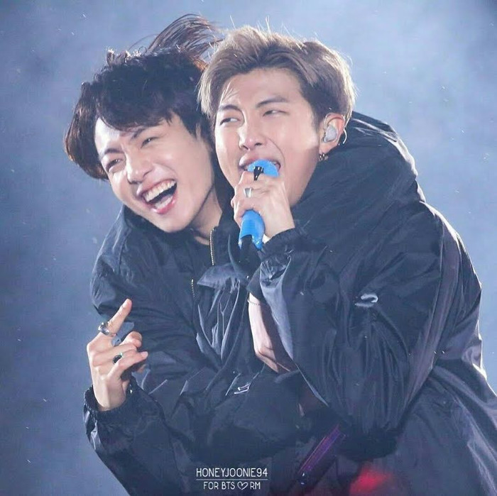 12 cặp đôi K-Pop có số fanfiction nhiều nhất năm 2020, thuyền VKook giật luôn no.1 Ảnh 5