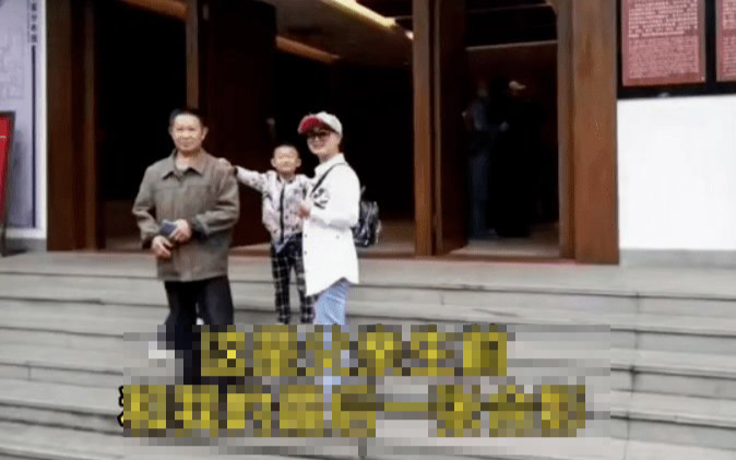 Vô tình làm vỡ gương khi dọn nhà, người phụ nữ bật khóc khi phát hiện bí mật của bố giấu kín suốt 14 năm Ảnh 2