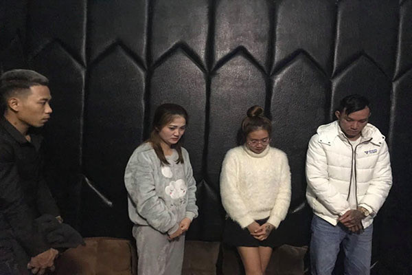 Phát hiện hàng chục 'nam thanh nữ tú' dương tính với ma túy bên trong nhà nghỉ Ảnh 4