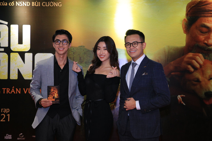 Vắng mặt Phương Nga, Bình An vội 'cặp kè' sánh vai Hoa hậu Đỗ Mỹ Linh trong sự kiện Ảnh 11