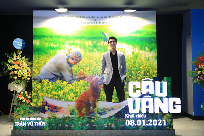 Bình An một mình đến dự sự kiện.