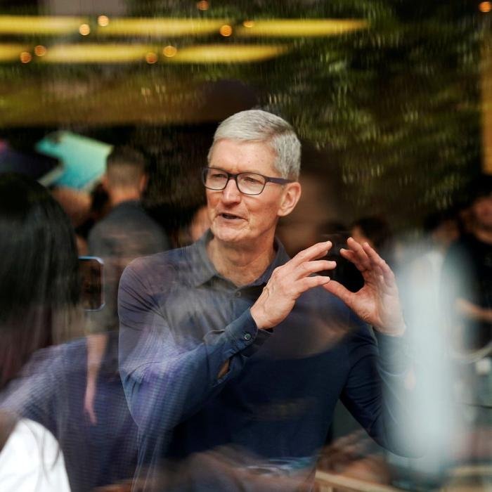 Đố bạn biết Tim Cook kiếm được bao nhiêu tiền trong năm 2020? Ảnh 2