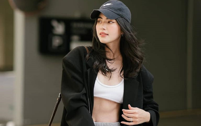 'Ma nữ đẹp nhất' Thái Lan Mai Davika khoe bụng 6 múi săn chắc và phản ứng từ bạn trai Ter Chantavit Ảnh 2