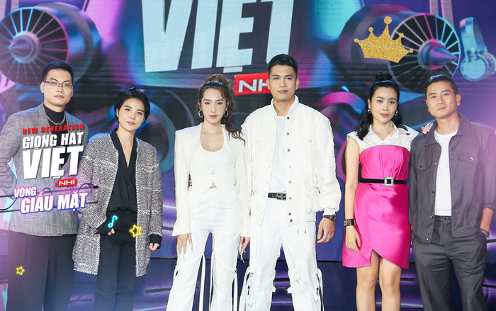 Bộ sậu quyền lực Giọng hát Việt nhí New Generation 'lên đồ mới' ngay tập 2 chuẩn 'người chơi hệ giàu có' Ảnh 2