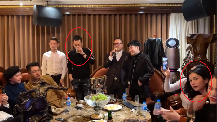 Cẩm Đan và Đức Huy được phát hiện cùng tham gia một buổi tiệc thân mật với bạn bè. Nhiều người suy đoán rằng có lẽ Đức Huy đã dẫn 'bạn gái' Cẩm Đan ra mắt với hội bạn của mình