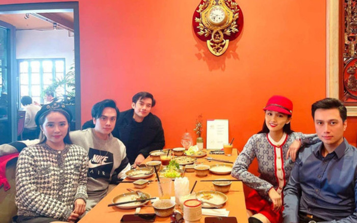 Việt Anh đăng ảnh gặp gỡ hội bạn thân, vợ cũ vào bình luận gây choáng Ảnh 2