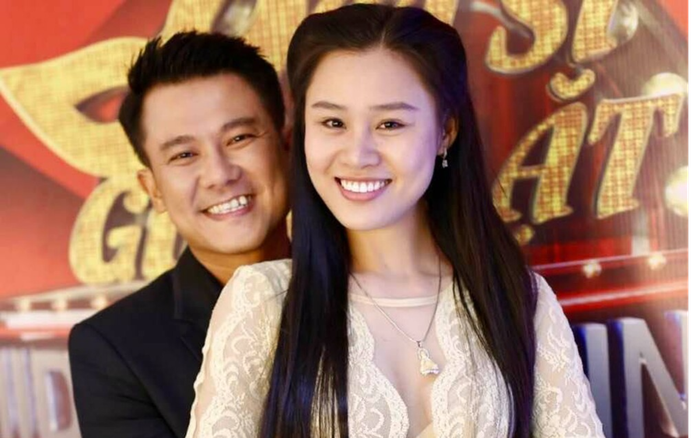 Công việc 'bốc vác, phụ hồ' của cố nghệ sĩ Vân Quang Long tại Mỹ qua lời kể của bà xã Ảnh 2