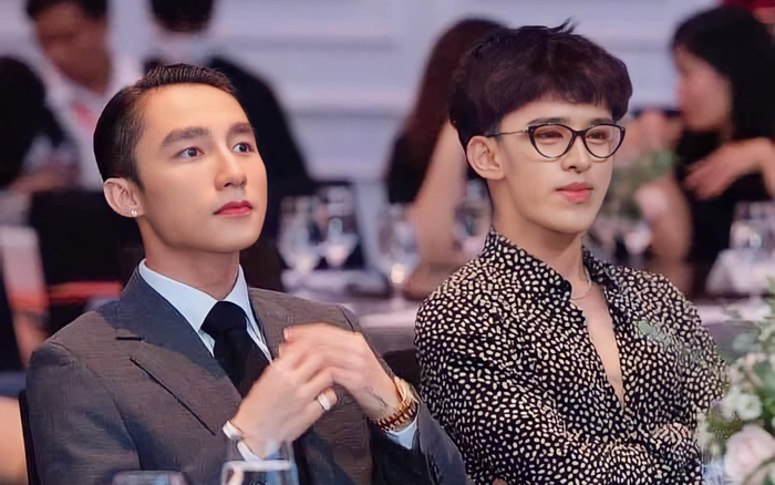 Hết làm 'bản sao' Jennie, Trần Đức Bo còn vinh dự ngồi cạnh Sơn Tùng, anh chàng vào showbiz rồi chăng? Ảnh 2