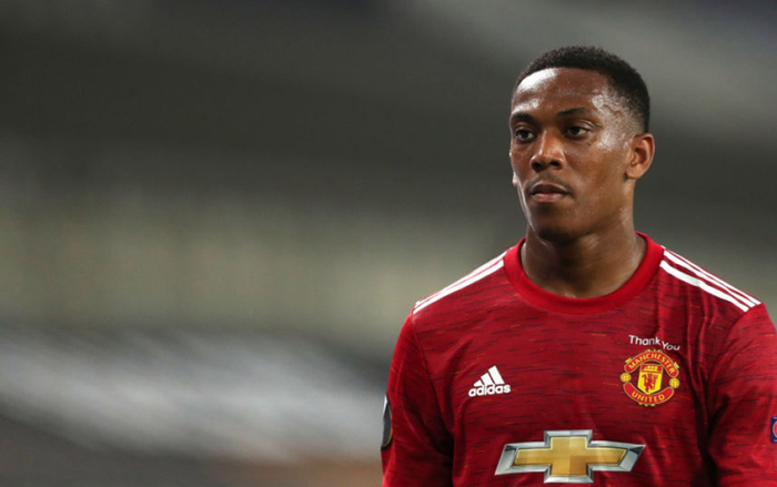 Tiền đạo Man Utd ăn vạ thô thiển trong trận thua Man City Ảnh 2