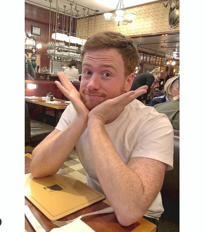 Anh là chồng mới cưới của 'nữ hoàng' Queer Eye Jonathan