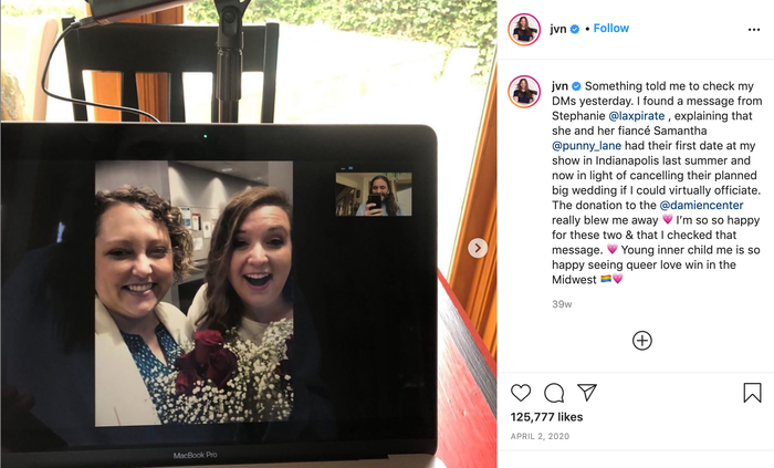 Jonathan đã tổ chức đám cưới cho hai cô gái xinh đẹp này qua FaceTime