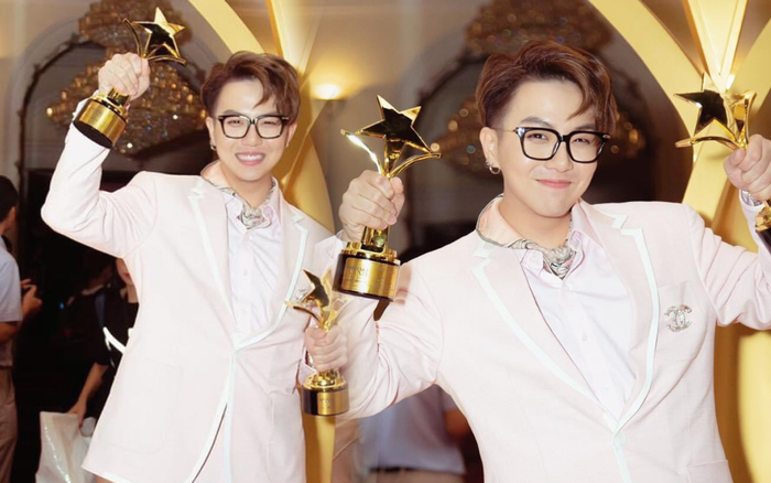 Duy Khánh - diễn viên duy nhất nhận 2 cúp tại 'Ngôi Sao Xanh 2020' nhờ webdrama Xóm sân si Ảnh 2