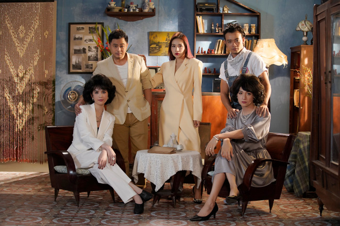 'Em là của em': Nồi lẩu thập cẩm cực nhây, cực duyên với hơn 20 cameo từ Ngọc Trinh đến Hứa Vĩ Văn Ảnh 17