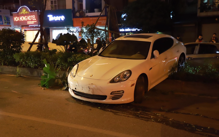 Nghi vấn tài xế xe sang Porsche bất ngờ đột quỵ giữa trời rét khi đang lái xe Ảnh 2