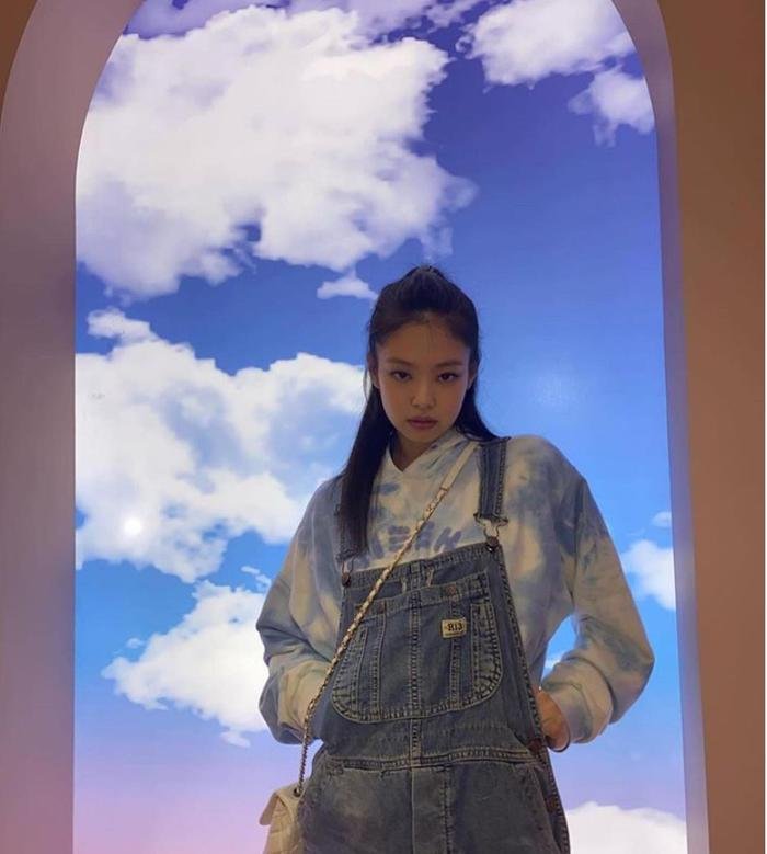 Jennie BlackPink 'âm thầm' sở hữu thương hiệu thời trang riêng Ảnh 3