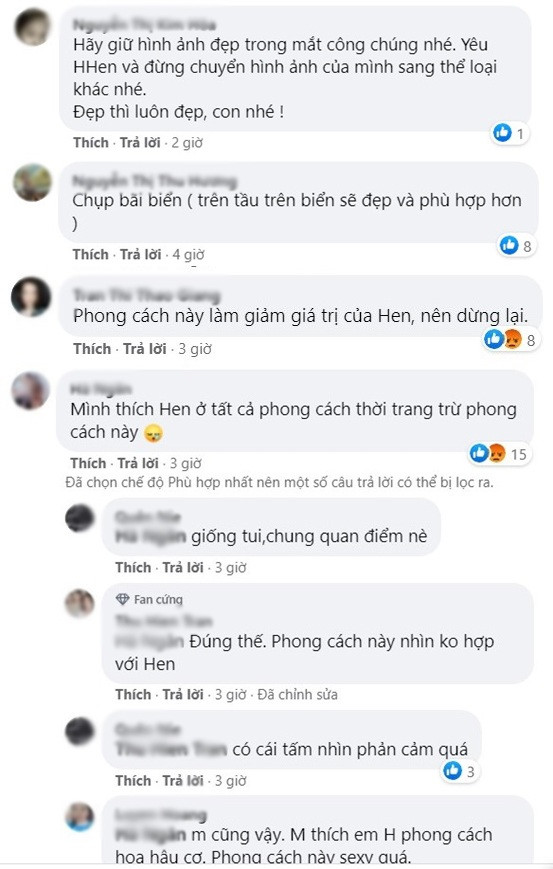 Có người nói phong cách này làm giảm giá trị của nàng Hậu, người khuyên cô đừng thay đổi hình ảnh. 