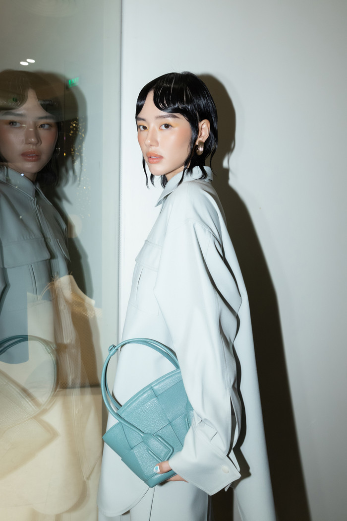 'Cô em trendy' Khánh Linh hút mắt khán giả nhờ set đồ thú vị. 