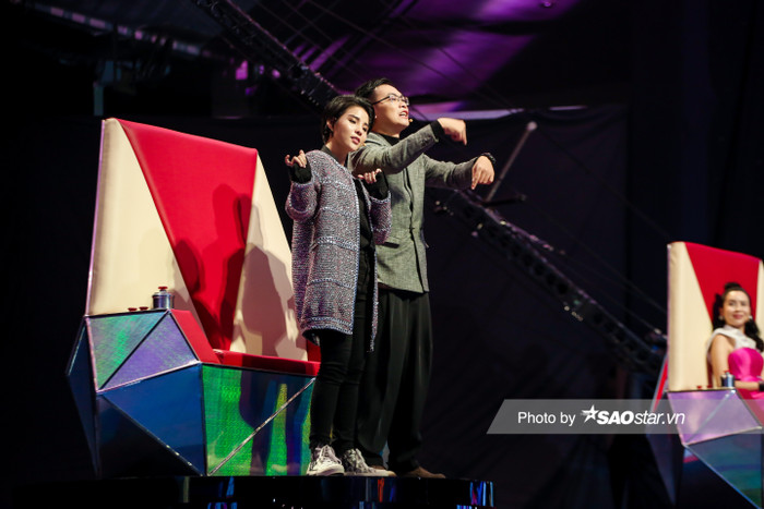 Hứa bảo vệ học trò đến cùng, MC ILL bị Emily chê bai: 'Hưng Cao chưa bao giờ có bài hát Top 1 Trending' Ảnh 5