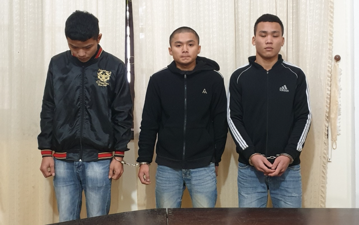 Bị 3 đối tượng cướp giật, thiếu nữ bị kéo lê gần 30m Ảnh 2