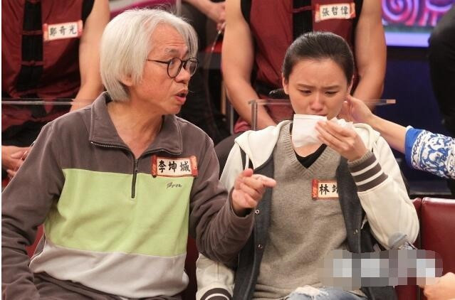 Dân mạng xôn xao tin cặp đôi 'ông cháu' đình đám một thời đã đính hôn bí mật, cô gái hiện đã mang thai Ảnh 8