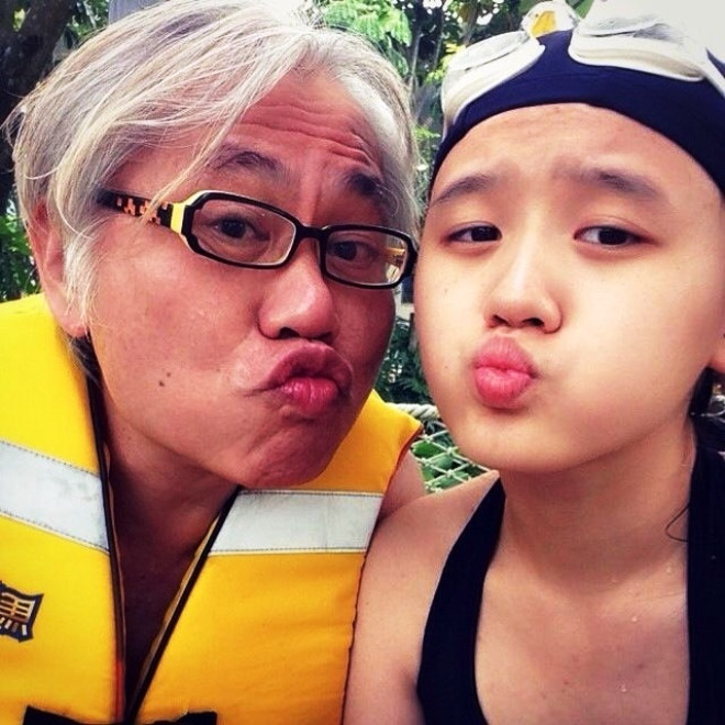 Dân mạng xôn xao tin cặp đôi 'ông cháu' đình đám một thời đã đính hôn bí mật, cô gái hiện đã mang thai Ảnh 7
