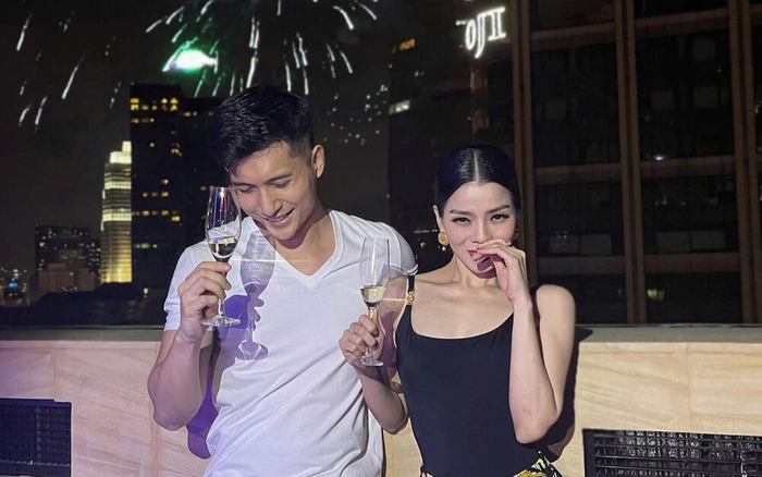 Lệ Quyên chủ động thể hiện sự chiều chuộng với 'tình trẻ tin đồn' Ảnh 2