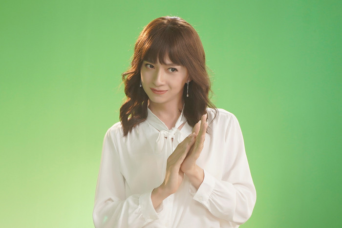 Ngô Kiến Huy gây choáng với tạo hình giả gái xinh đẹp trong Em là của em.