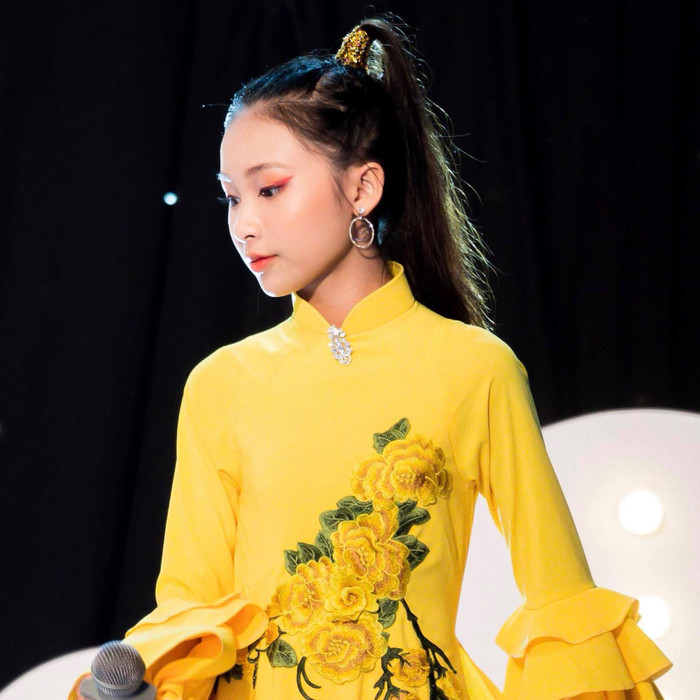 Fan trầm trồ vì Trang Anh đội Vũ Cát Tường: Là Vlogger du lịch, MC song ngữ Anh - Việt, IELTS 5.5 Ảnh 15