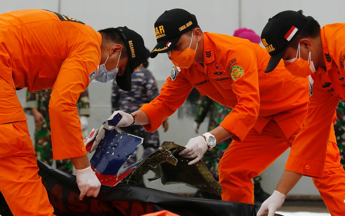 Bắt được tín hiệu nghi từ hộp đen trên máy bay gặp nạn tại Indonesia, nguyên nhân tai nạn sắp được hé lộ Ảnh 2