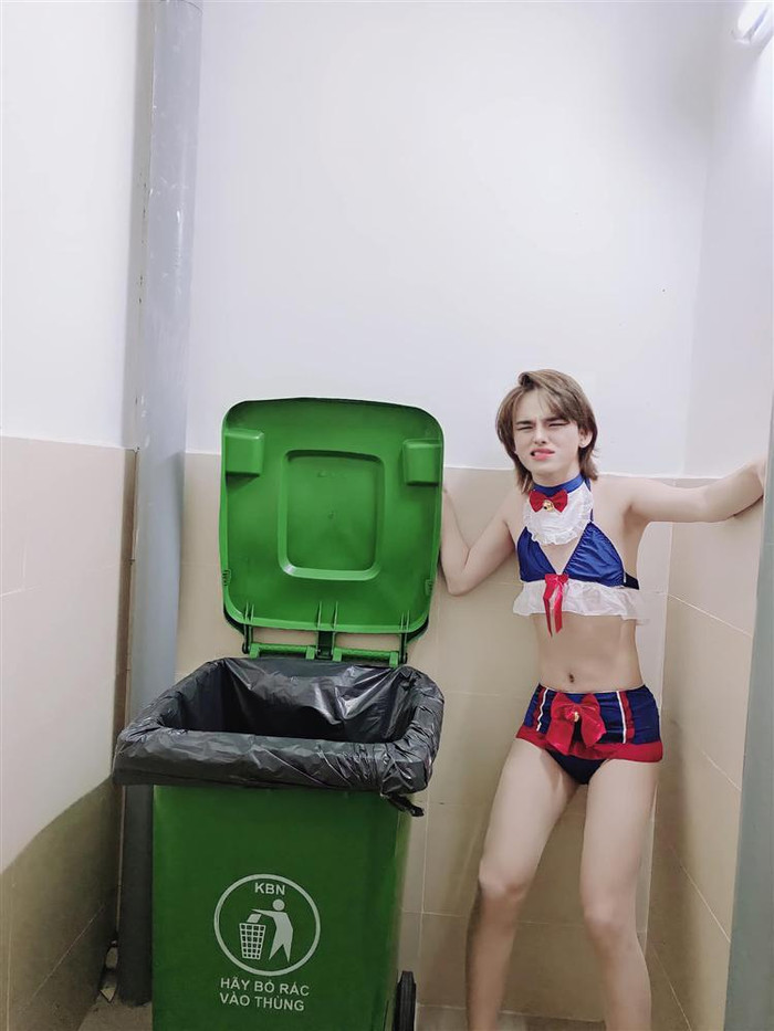 Trần Đức Bo giả xác chết, chụp ảnh phản cảm bên thùng rác khiến dân mạng không ngừng chỉ trích Ảnh 3