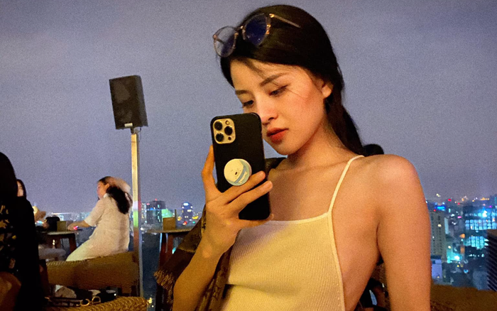 Hotgirl Trâm Anh khoe ảnh chị gái nhưng dòng trạng thái đi kèm khiến nhiều người 'đỏ mặt' Ảnh 2