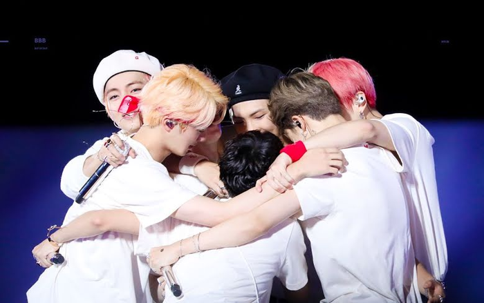 5 lần các thành viên BTS thể hiện sự ủng hộ cho đồng đội Ảnh 2