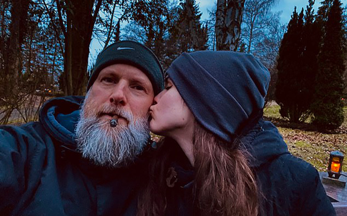 Chuyện tình 'đũa lệch' bắt nguồn từ YouTube của giáo sư và nữ sinh kém 27 tuổi Ảnh 2