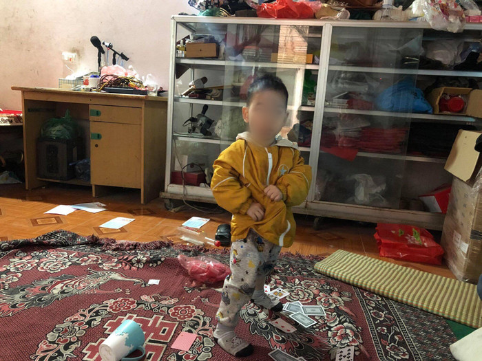 Xác minh những uẩn khúc xung quanh vụ hai cháu bé bị bỏ rơi giữa trời lạnh giá 10 độ C Ảnh 4