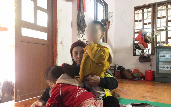 Xuất hiện hai người nhận là họ hàng hai cháu bé bị bỏ rơi giữa trời lạnh giá 10 độ C Ảnh 2