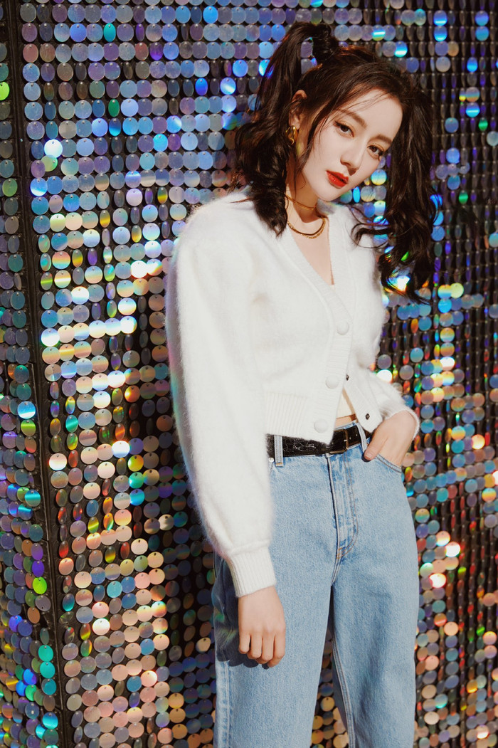 Vương Nguyên bị tố khai gian chiều cao khi đứng cạnh Địch Lệ Nhiệt Ba Ảnh 7