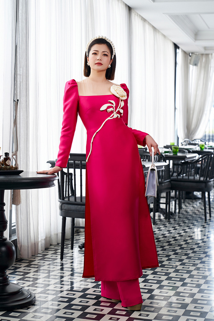 Những thiết kế áo dài màu hường luôn được lòng các phái đẹp ưa chuộng gam màu bánh bèo này&nbsp;