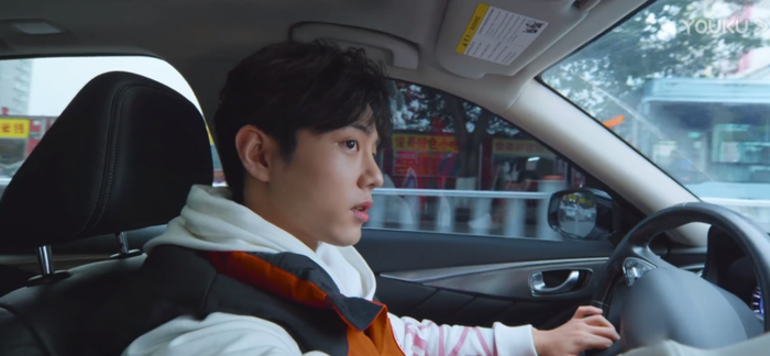 Tiêu Chiến khiến dân mạng dậy sóng lại khiến fan buồn cười khi tự nhận mình có khuôn mặt đại trà Ảnh 9