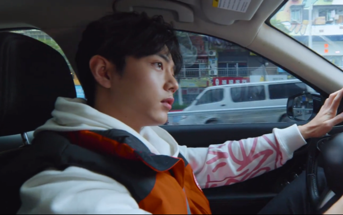 Tiêu Chiến khiến dân mạng dậy sóng còn fan lại thấy buồn cười khi tự nhận mình có khuôn mặt đại trà Ảnh 2